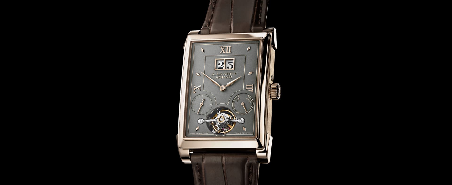 Cabaret Tourbillon Honeygold: Dikdörtgen Formda 50 Parçalık Bir Yorum