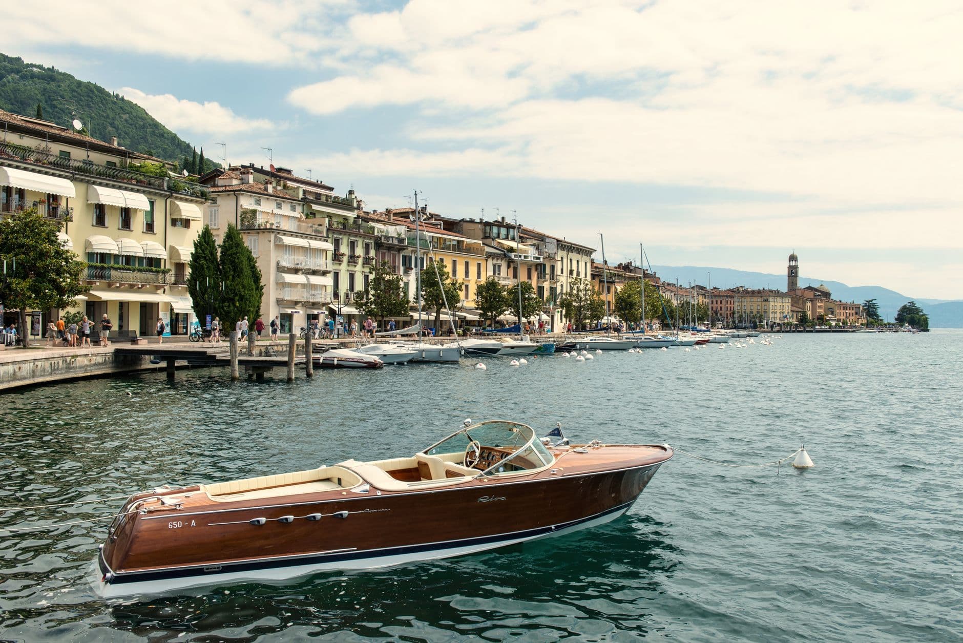 Riva 96’ Argo Super’da denizle yeniden kurulan temas